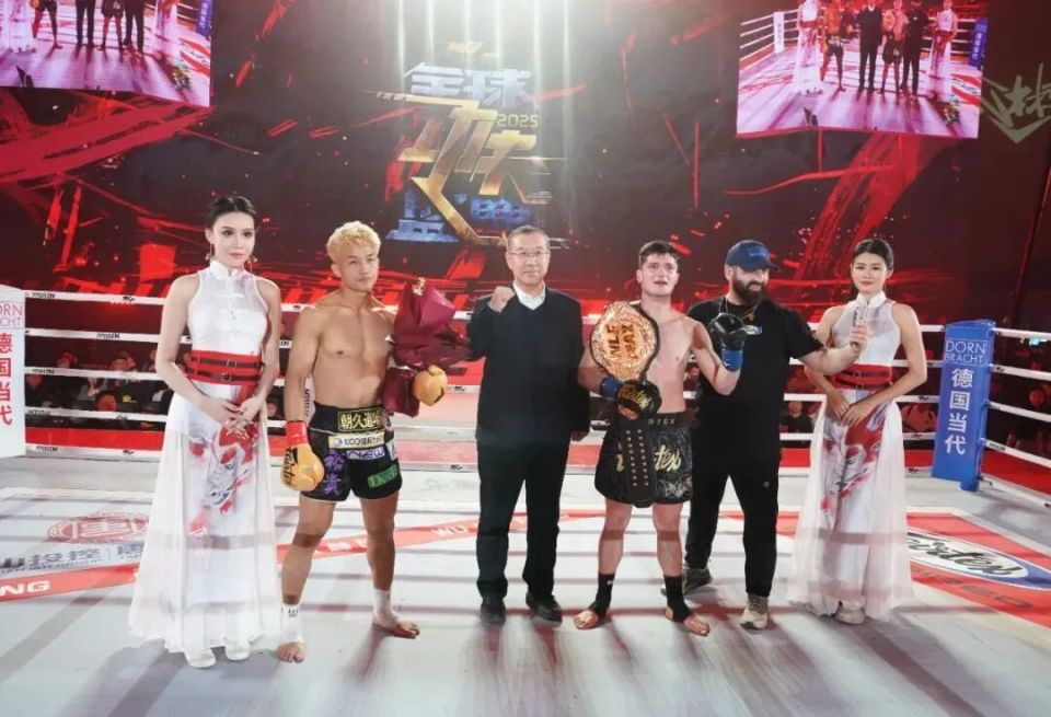 AA, 他分别在 AA, 他分别在